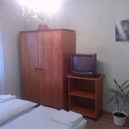 Kont Panzio Es Apartmanhazak Pensjonat