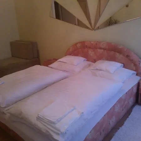 Kont Panzio Es Apartmanhazak Pensjonat *