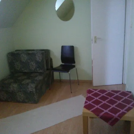 Kont Panzio Es Apartmanhazak *
